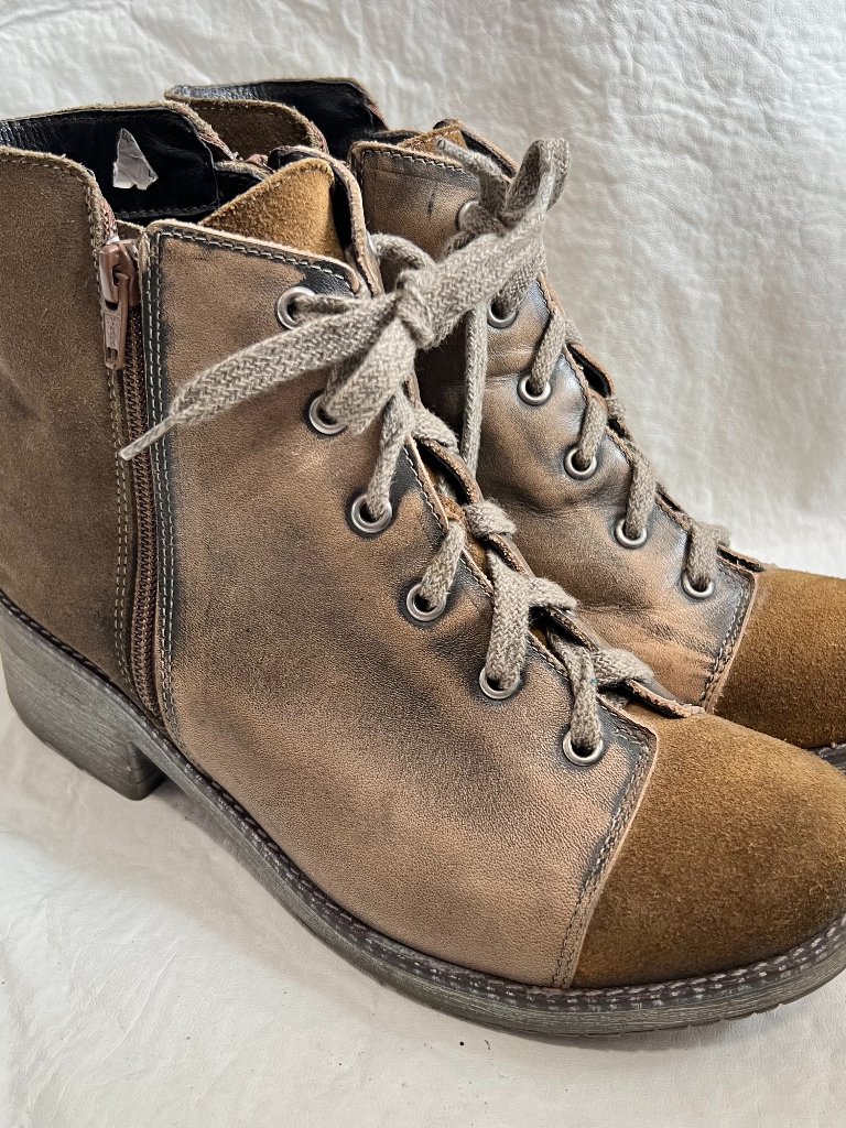Naot Boots Groovy Brown Olive Taupe Leather Suede Zip Up Block Heel 40 9 9.5